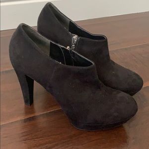 MARC FISHER BLACK HEELS